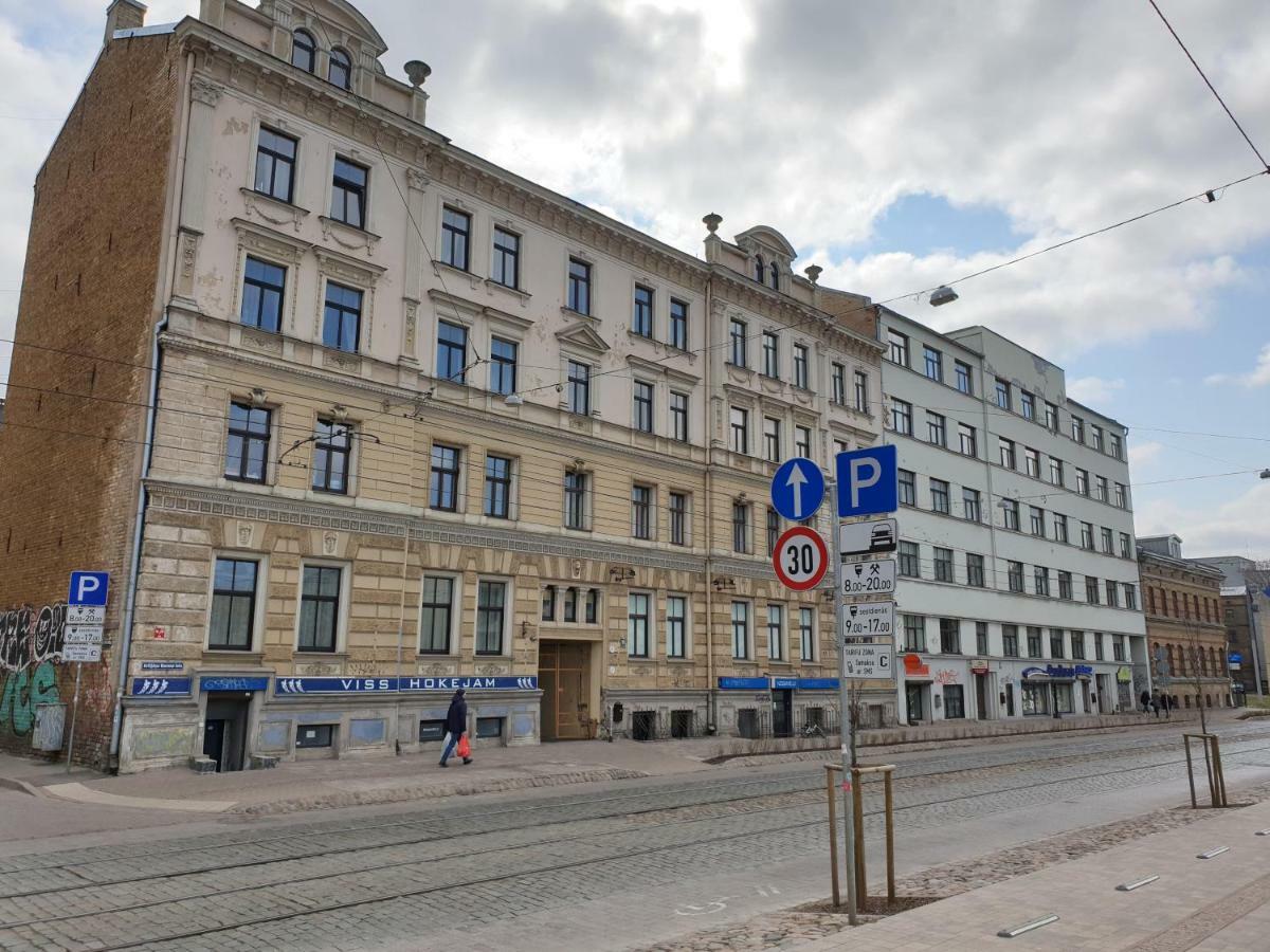 Low Ceiling Apartment Riga Exterior foto